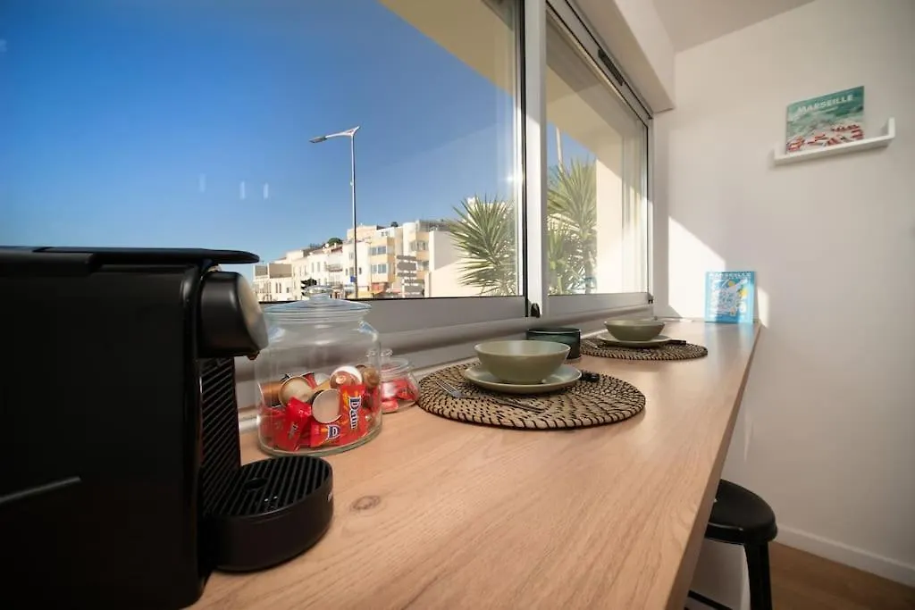Apartment With Sea View 50M From The Beach Marseille